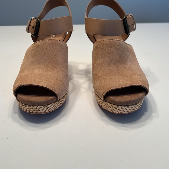 TOMS wedge sandal Tan size 6.5 - Picture 7 of 11